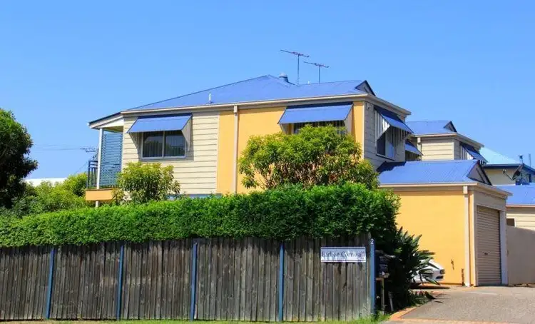 2/8 Earl Street, Greenslopes QLD 4120