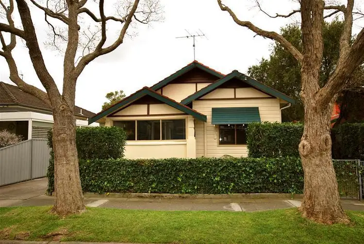 4 Jefferson Street, Adamstown NSW 2289