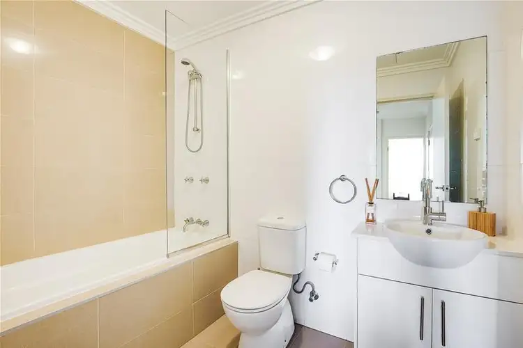 Fifth view of Homely unit listing, 13/6 The Crescent, Dee Why NSW 2099