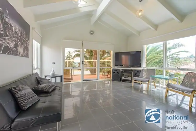 2/9-11 Barnes Grove, Chelsea VIC 3196