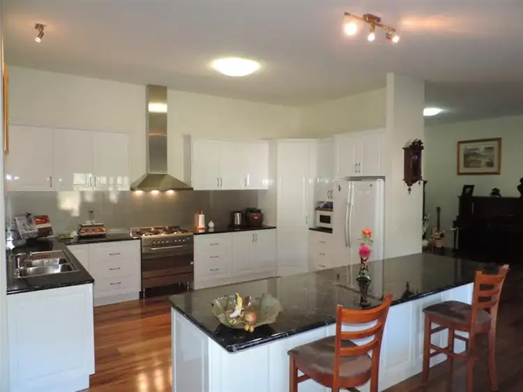 5 Sangsters Lane, Wandiligong VIC 3744