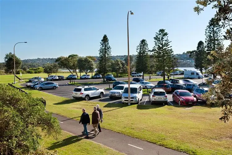 Sixth view of Homely unit listing, 8/98 Dee Why Parade, Dee Why NSW 2099