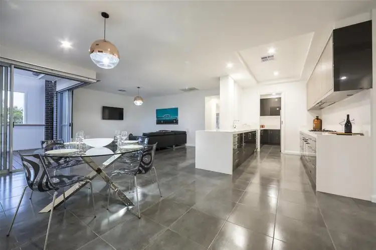Fifth view of Homely house listing, 2 Cleek Way, Mildura VIC 3500