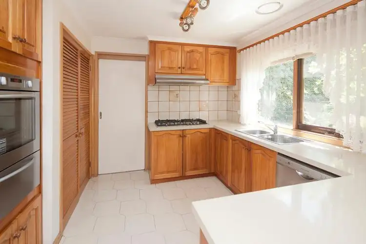 Seventh view of Homely house listing, 2 Montague Court, Endeavour Hills VIC 3802