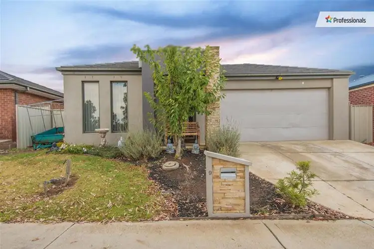 9 Kilmore Street, Brookfield VIC 3338