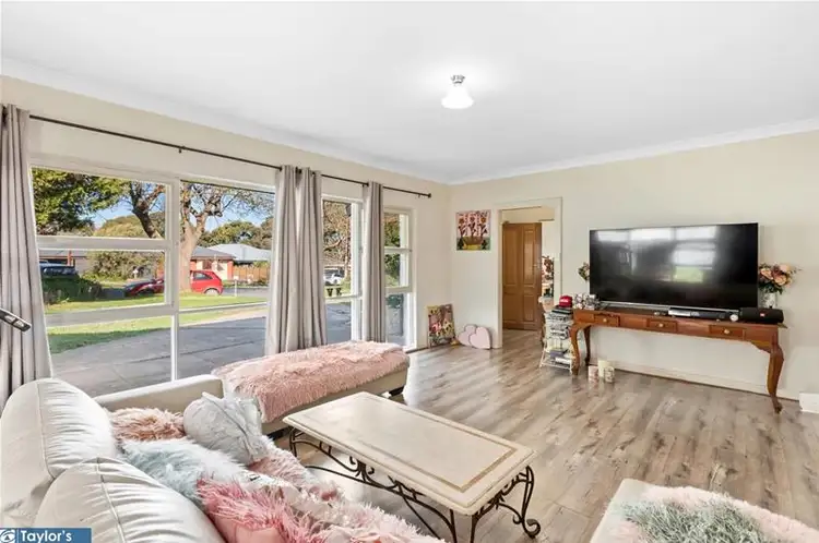 Fourth view of Homely house listing, 5 Heather Court, Para Vista SA 5093