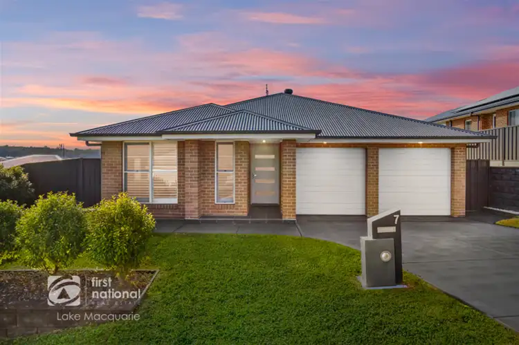 7 Scorpius Ridge, Cameron Park NSW 2285