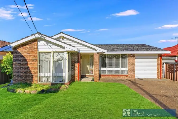 5D Binalong Road, Pendle Hill NSW 2145