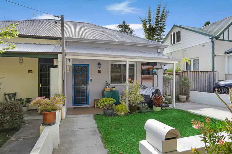 17 Jacques Street