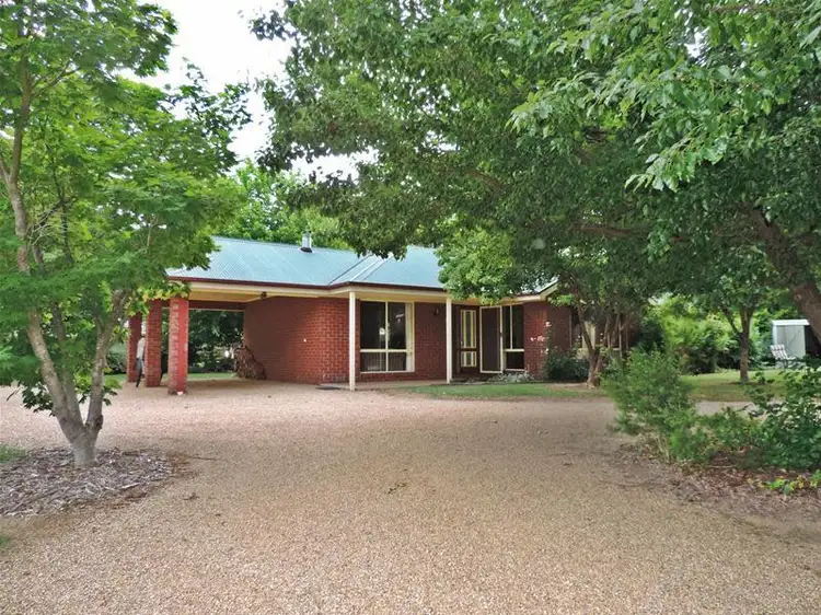 2A Alexandra Court, Bright VIC 3741