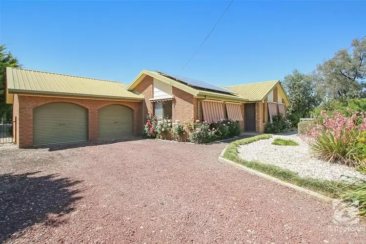 60 Larmer Street, Howlong NSW 2643