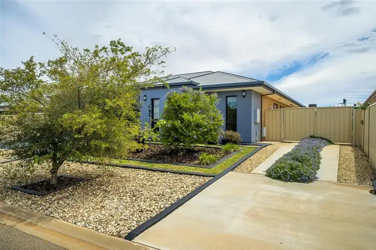 Second view of Homely house listing, 5 Standford Rise, Mildura VIC 3500