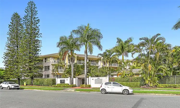 32/142 Stanhill Drive, Chevron Island QLD 4217