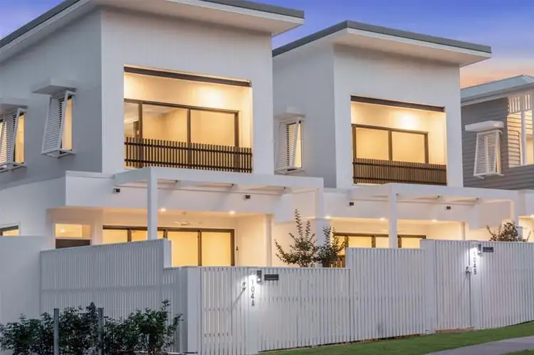 Main view of Homely townhouse listing, 4/102 Fulcher Road, Red Hill QLD 4059