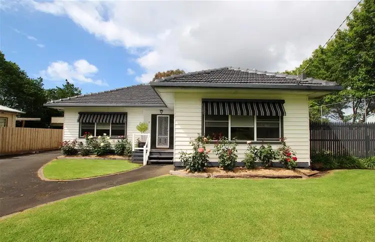 17 Ziegler Parade, Allansford VIC 3277