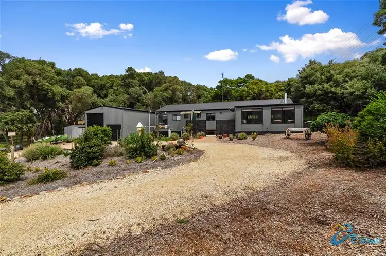 218 National Park Road, Loch Sport VIC 3851