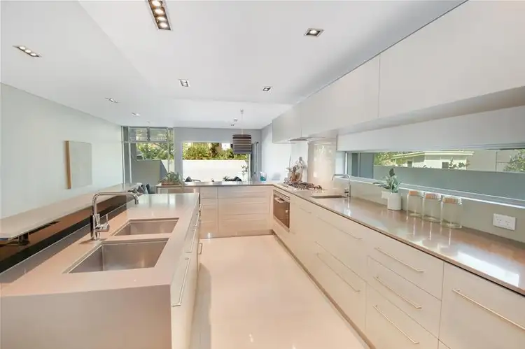 Seventh view of Homely villa listing, 2/42 Peak Avenue, Main Beach QLD 4217