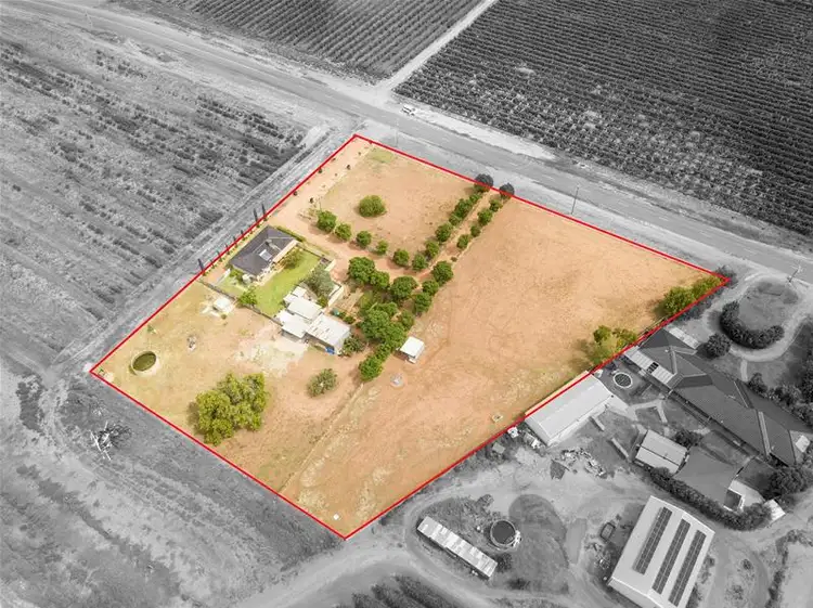 305 Coorong Avenue, Red Cliffs VIC 3496