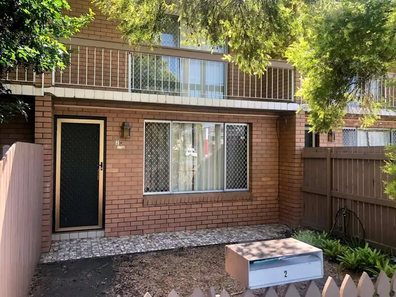 Main view of Homely townhouse listing, 2/908 Old Cleveland Road, Carina QLD 4152