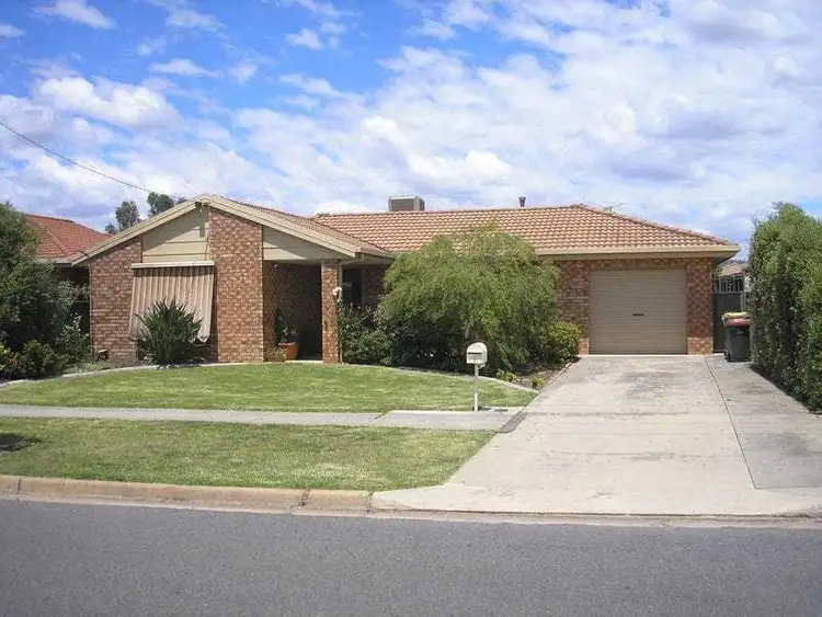 9 Roadshow Drive, West Wodonga VIC 3690