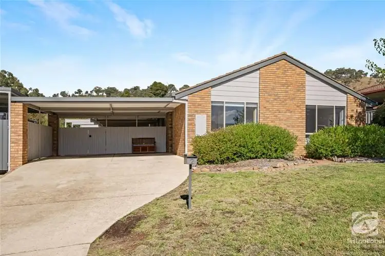 2 Scullin Court, West Wodonga VIC 3690