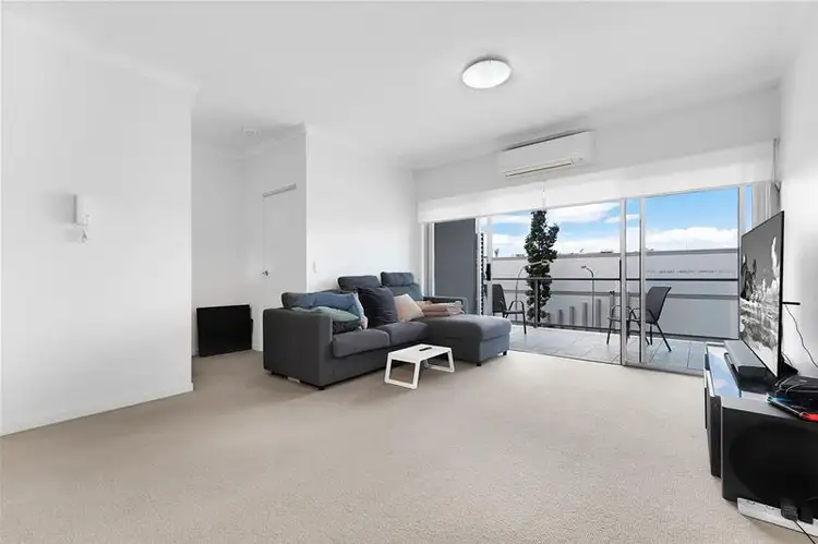 202/15 Playfield Street, Chermside QLD 4032