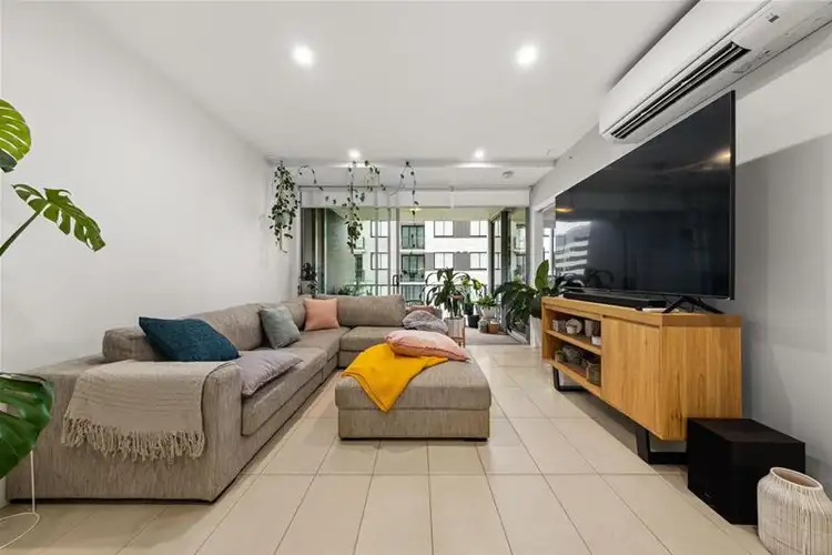 10610/16 Edmondstone Street, South Brisbane QLD 4101