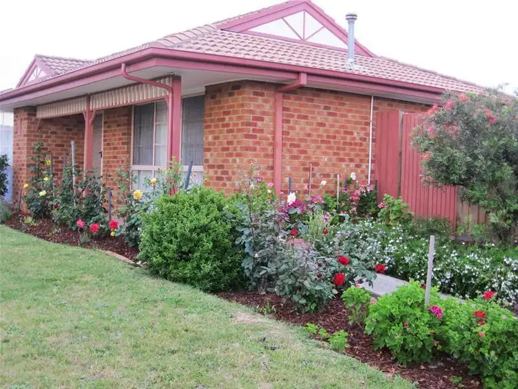 1 Dean Court, Cranbourne West VIC 3977