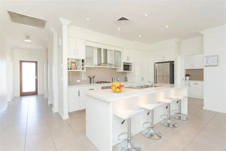 Fifth view of Homely house listing, 16 Freshwater Court, Mildura VIC 3500