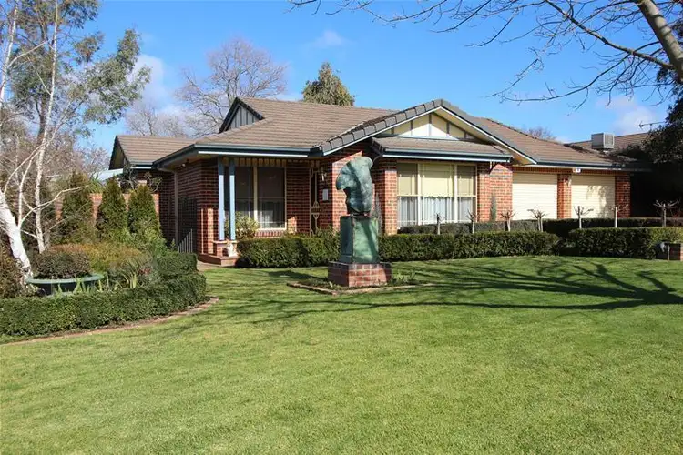 2/9 Kimberley Drive, Tatton NSW 2650
