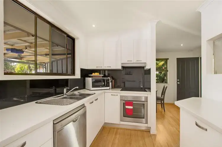 18 Currant Street, Elanora QLD 4221