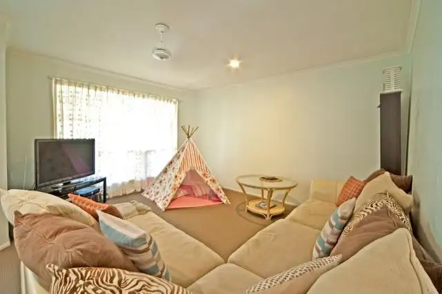 10 Cateran Close, Cannonvale QLD 4802