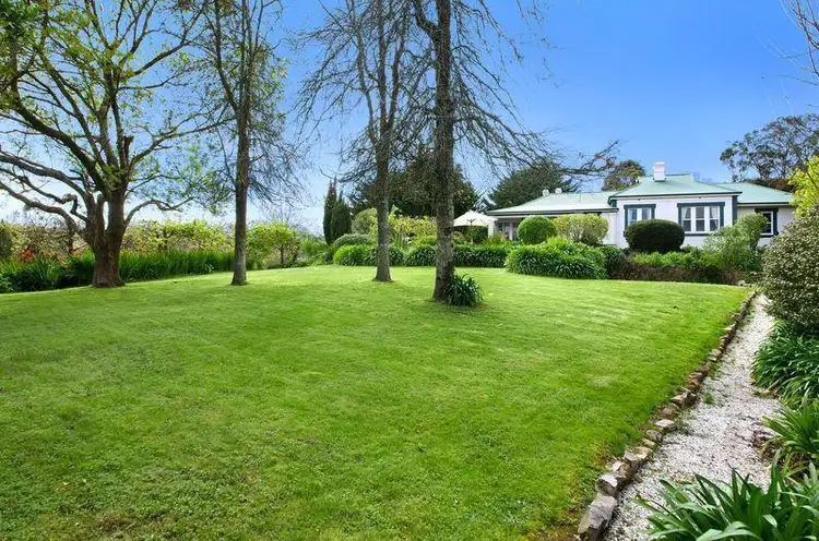 18 Hawk Hill Road, Crafers West SA 5152