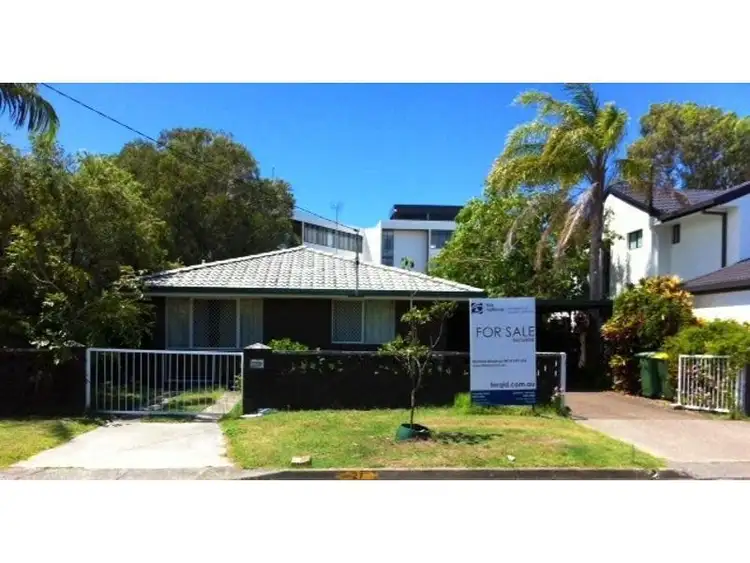 27 Killowill Avenue, Paradise Point QLD 4216