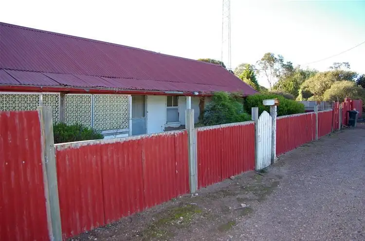 24 Smith Street, Moonta Mines SA 5558