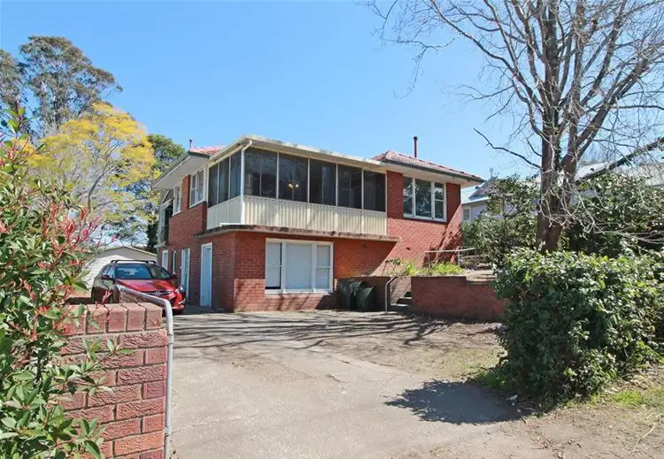 6 Hawkesbury Road, Springwood NSW 2777