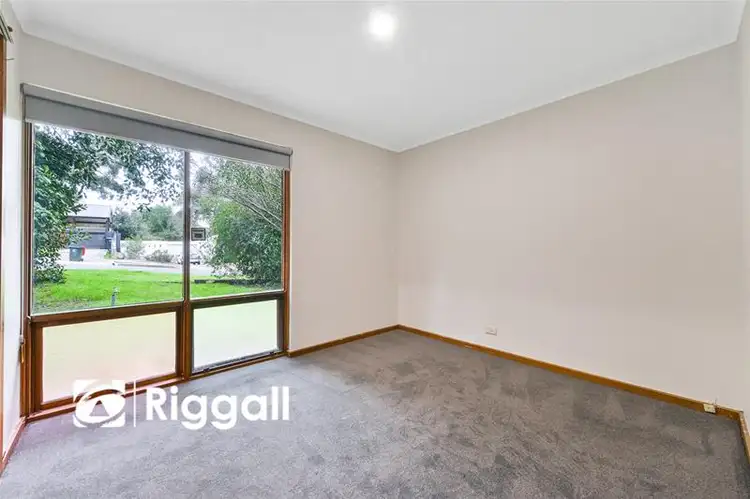 Fifth view of Homely house listing, 8 Patricia Grove, Hackham SA 5163