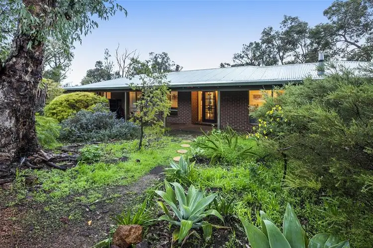 1A Simons Drive, Roleystone WA 6111