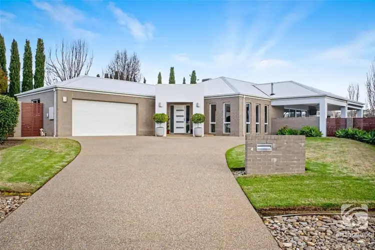 4 Rix Mews, Leneva VIC 3691