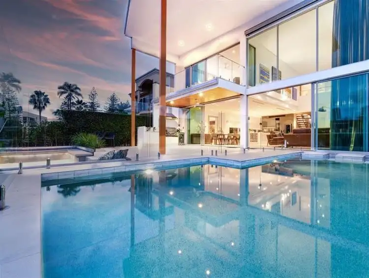 11 The Lido, Isle Of Capri QLD 4217