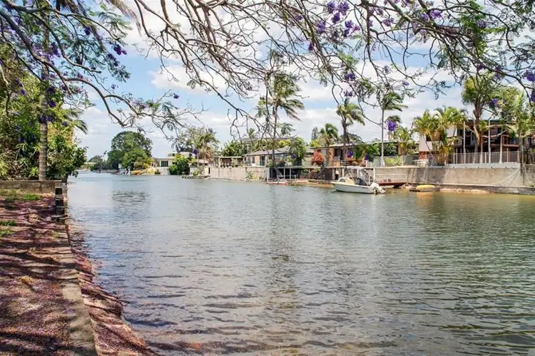 21 Pearl Key, Broadbeach Waters QLD 4218