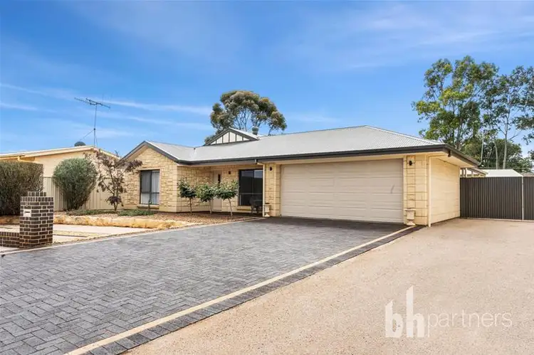 8 Torrens Street, Loxton SA 5333
