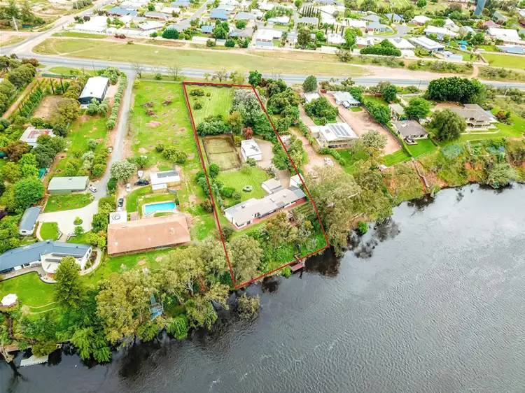 119-121 Sturt Highway, Gol Gol NSW 2738