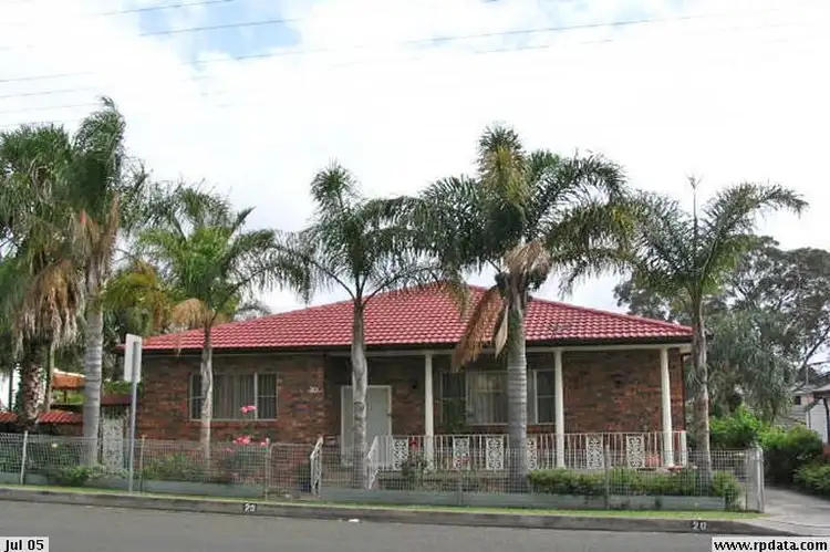 20 Heaslip Street, Coniston NSW 2500