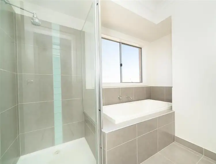 Fifth view of Homely house listing, 4 Cufari Drive, Red Cliffs VIC 3496