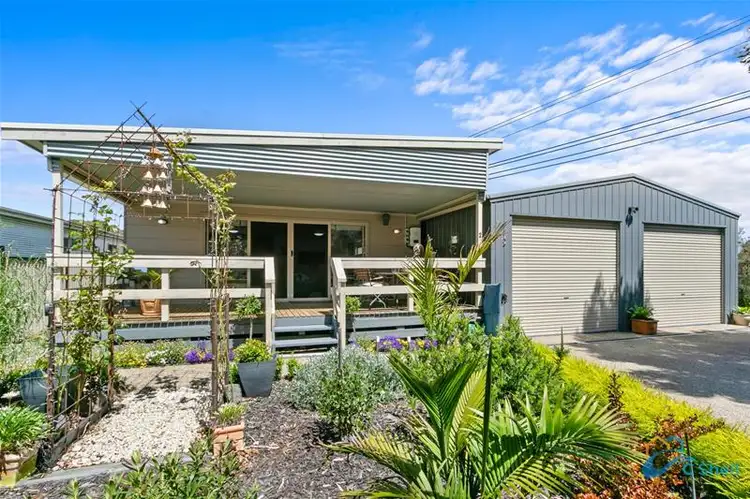 2 Campbell Street, Loch Sport VIC 3851