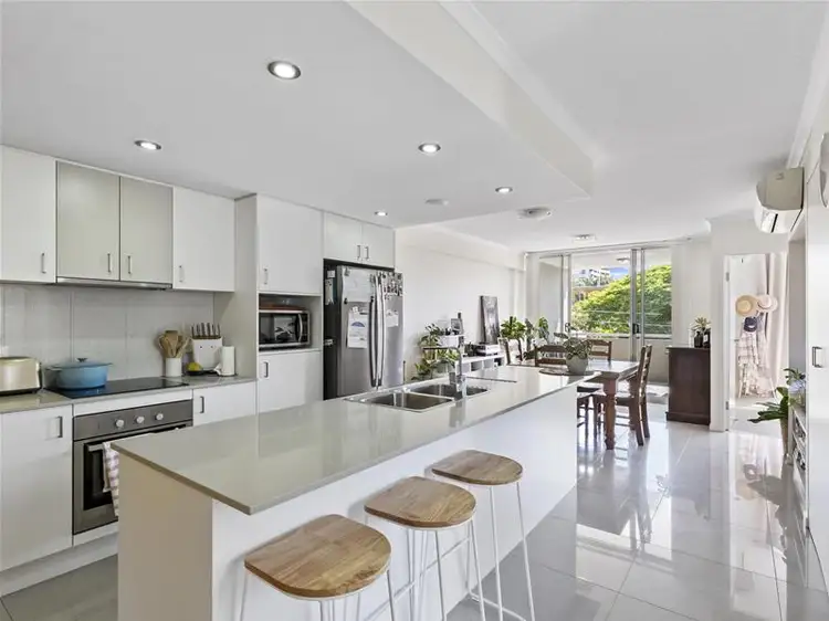 4/36 Kitchener Street, Coorparoo QLD 4151