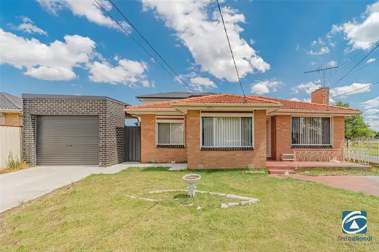 Main view of Homely unit listing, 15 Stawell Avenue, Dallas VIC 3047