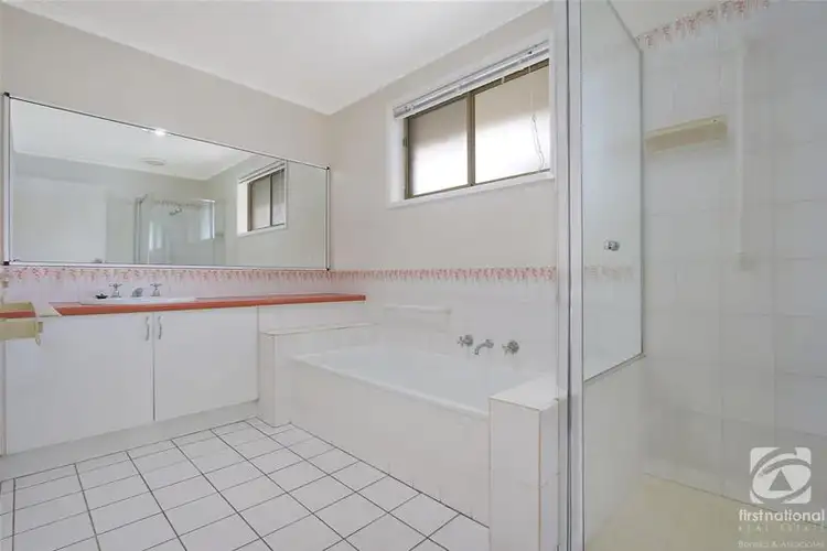 Sixth view of Homely unit listing, 2/1 Hugh Court, West Albury NSW 2640