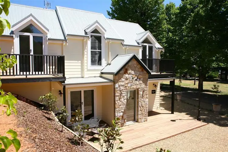 1A & 1B Mill Road, Bright VIC 3741